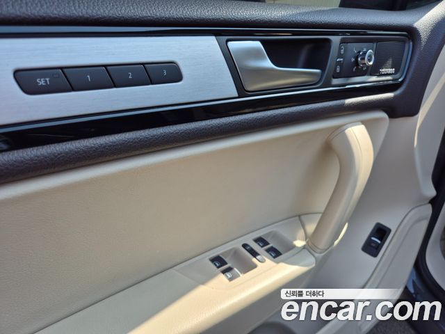 Volkswagen Touareg V6 3.0 TDI Bluemotion 7P5 2012 — фото 15