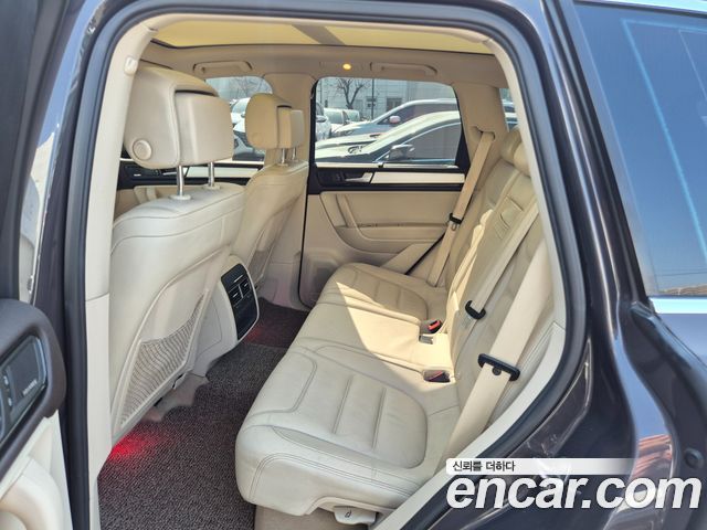 Volkswagen Touareg V6 3.0 TDI Bluemotion 7P5 2012 — фото 23