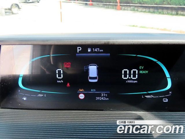 Hyundai Staria HEV 1.6 Cargo 5-Seater Modern 2025 — фото 9