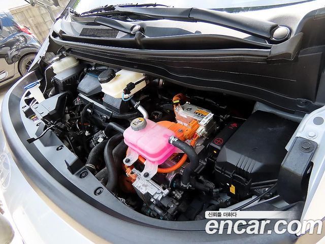 Hyundai Staria HEV 1.6 Cargo 5-Seater Modern 2025 — фото 23