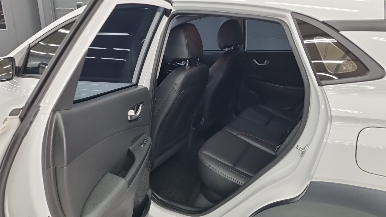 Hyundai Kona Gasoline 2.0 2WD Inspiration 2022 — фото 8