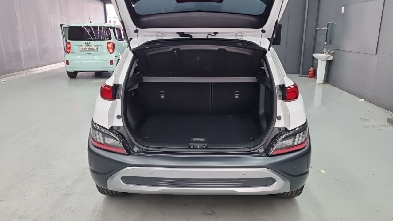 Hyundai Kona Gasoline 2.0 2WD Inspiration 2022 — фото 20