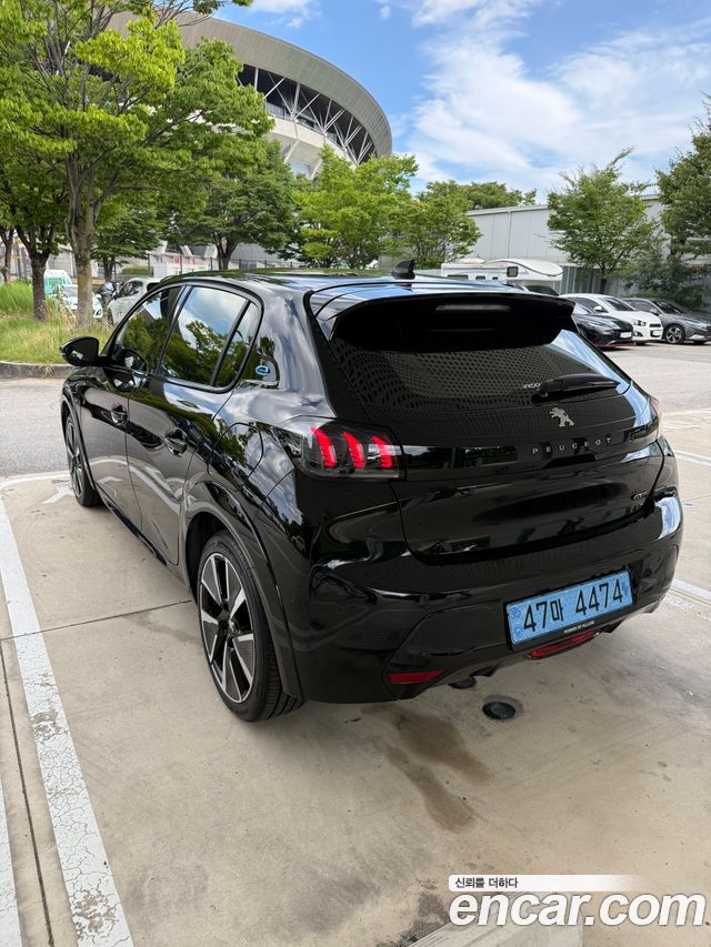 Peugeot e-208 (II) GT 2022 — фото 2