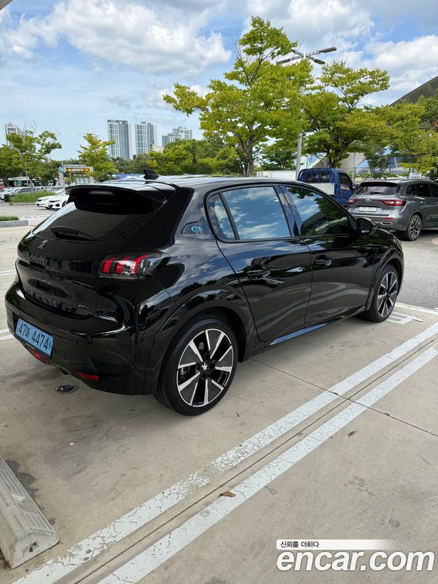 Peugeot e-208 (II) GT 2022 — фото 9