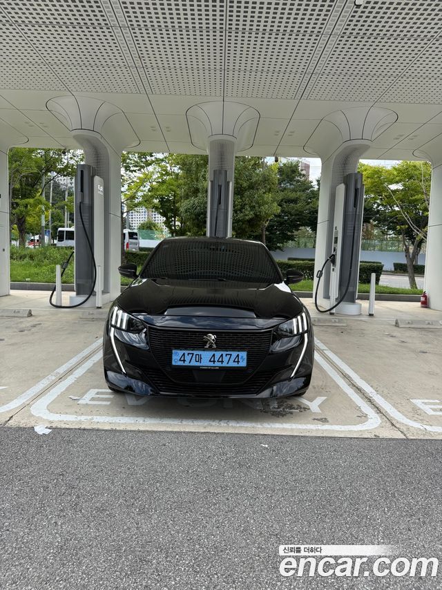 Peugeot e-208 (II) GT 2022 — фото 15