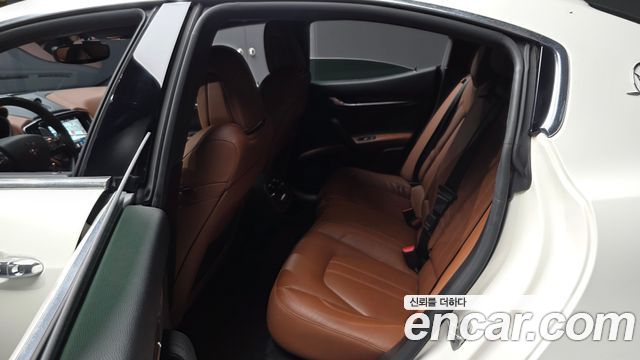 Maserati Ghibli 3.0 Diesel GranSport 3rd 2018 — фото 26
