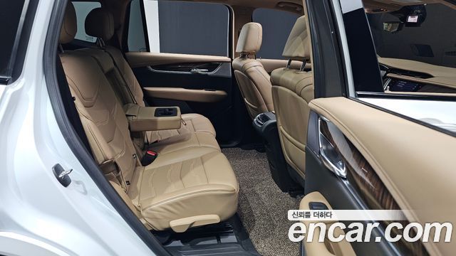 Cadillac XT6 3.6 Sport 2023 — фото 11