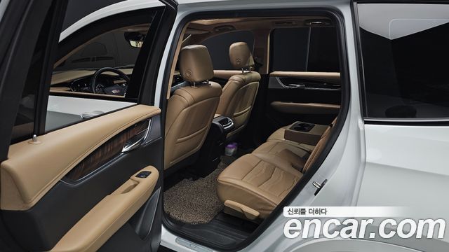 Cadillac XT6 3.6 Sport 2023 — фото 12