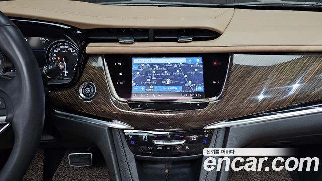Cadillac XT6 3.6 Sport 2023 — фото 14