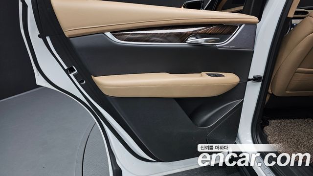 Cadillac XT6 3.6 Sport 2023 — фото 25