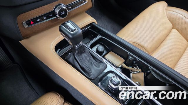 Volvo XC90 (II) D5 Inscription 2019 — фото 9
