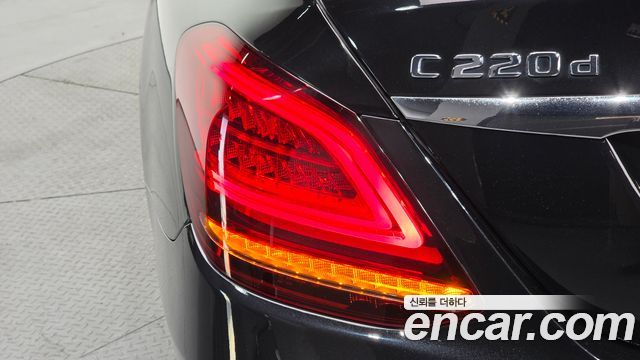 Mercedes-Benz C-Class (W205) C220 d 4MATIC Exclusive 2019 — фото 23