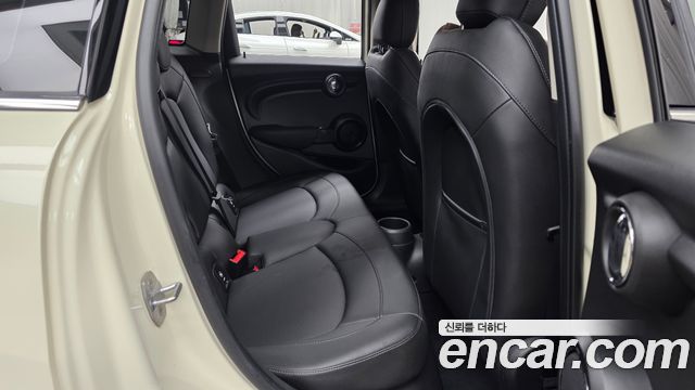 MINI Cooper 5Door Standard 3rd 2019 — фото 11
