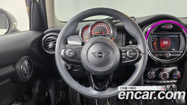 MINI Cooper 5Door Standard 3rd 2019 — фото 12