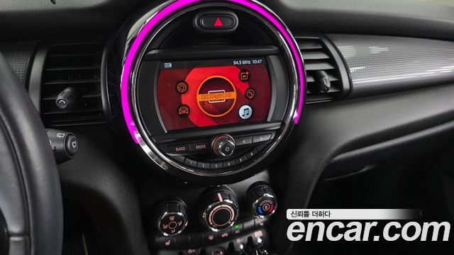 MINI Cooper 5Door Standard 3rd 2019 — фото 13