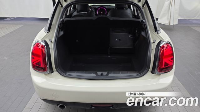 MINI Cooper 5Door Standard 3rd 2019 — фото 20