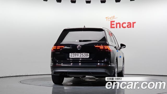 Volkswagen Tiguan (II) 2.0 TDI Premium 2020 — фото 4