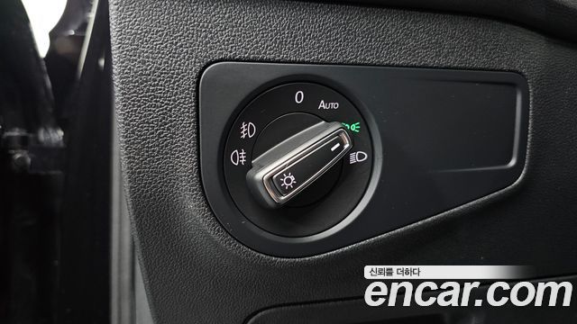 Volkswagen Tiguan (II) 2.0 TDI Premium 2020 — фото 14