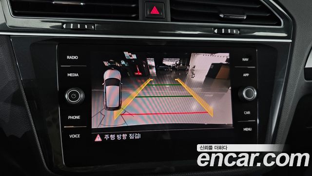 Volkswagen Tiguan (II) 2.0 TDI Premium 2020 — фото 17