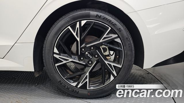 Kia K5 (III) 1.6 Turbo Noblesse 2024 — фото 21