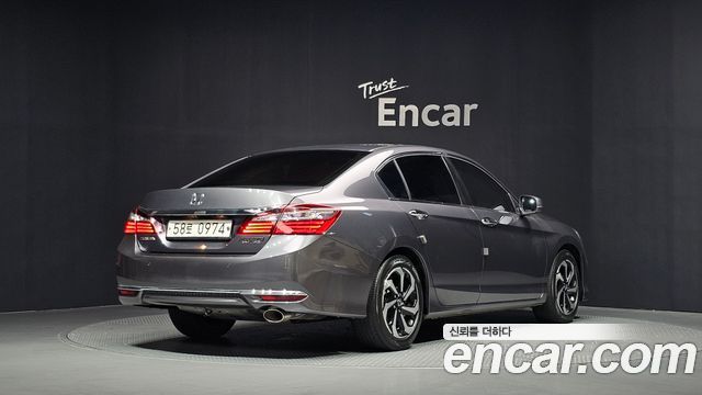 Honda Accord 2.4 9th 2016 — фото 2