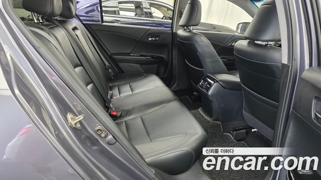 Honda Accord 2.4 9th 2016 — фото 12