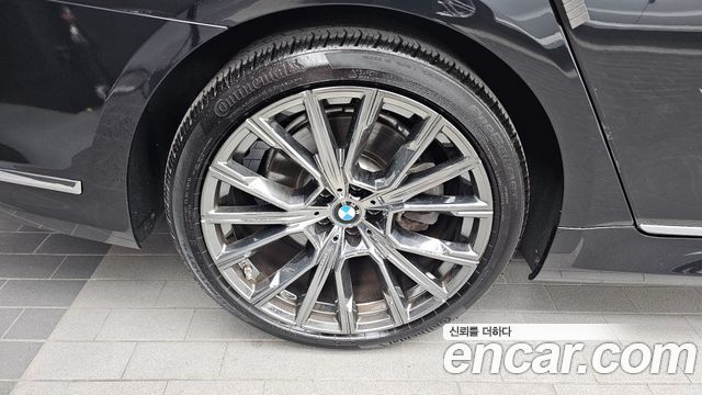 BMW 7 Series (G11) 740Li xDrive M Sport Package 2020 — фото 5