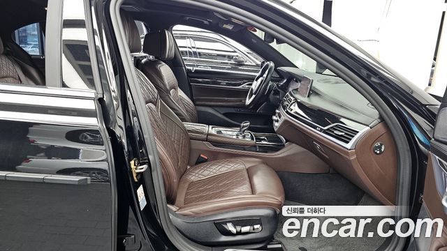 BMW 7 Series (G11) 740Li xDrive M Sport Package 2020 — фото 11