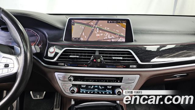 BMW 7 Series (G11) 740Li xDrive M Sport Package 2020 — фото 14