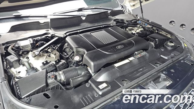 Land Rover Range Rover (IV) 4.4 SDV8 AB DIESEL 2018 — фото 6