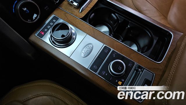 Land Rover Range Rover (IV) 4.4 SDV8 AB DIESEL 2018 — фото 9