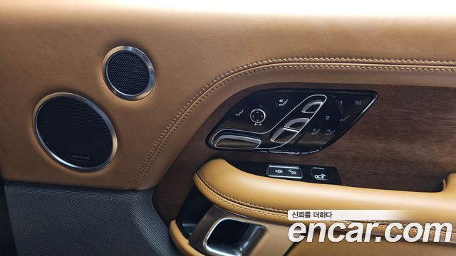 Land Rover Range Rover (IV) 4.4 SDV8 AB DIESEL 2018 — фото 17
