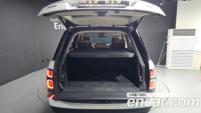 Land Rover Range Rover (IV) 4.4 SDV8 AB DIESEL 2018 — фото 20
