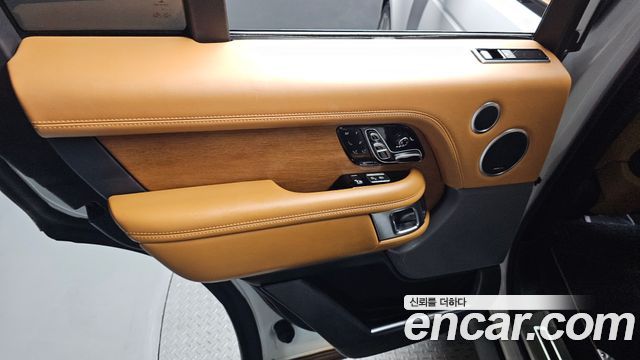 Land Rover Range Rover (IV) 4.4 SDV8 AB DIESEL 2018 — фото 25