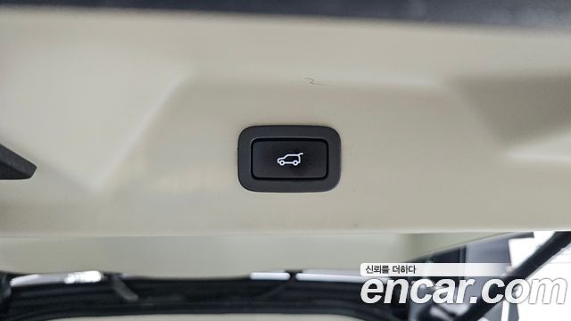 Land Rover Range Rover (IV) 4.4 SDV8 AB DIESEL 2018 — фото 36