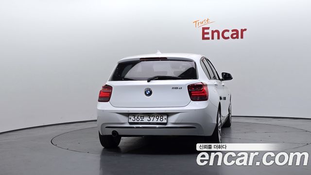 BMW 1 Series (F20) 118d Sport 5Door 2015 — фото 4