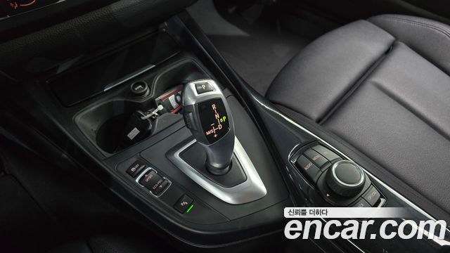 BMW 1 Series (F20) 118d Sport 5Door 2015 — фото 9