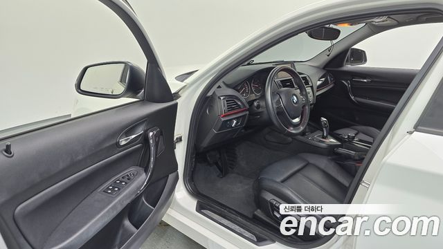 BMW 1 Series (F20) 118d Sport 5Door 2015 — фото 10