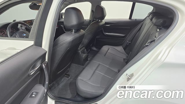 BMW 1 Series (F20) 118d Sport 5Door 2015 — фото 11
