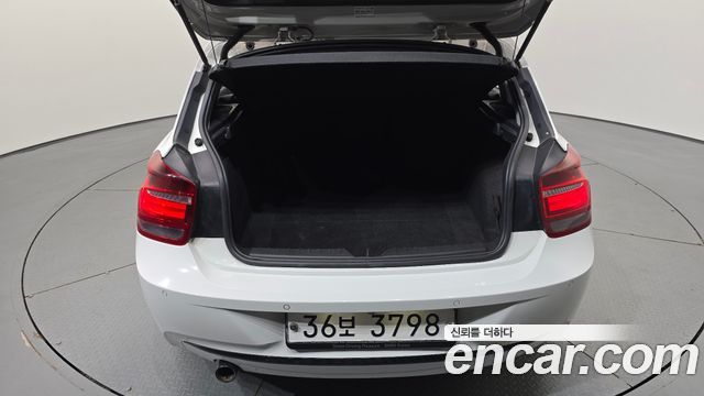 BMW 1 Series (F20) 118d Sport 5Door 2015 — фото 18