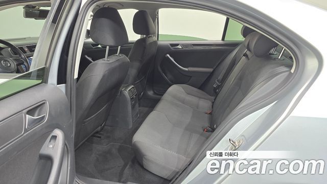 Volkswagen Jetta 2.0 TDI 6th 2012 — фото 11