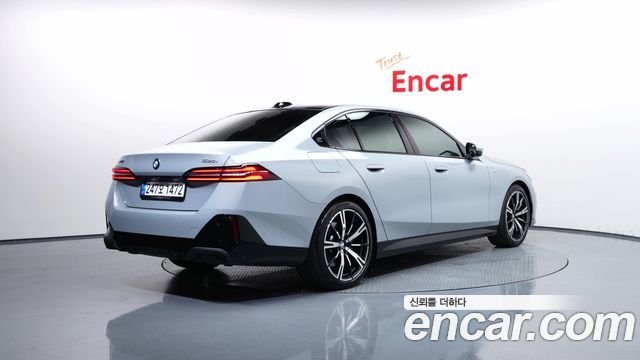 BMW 5 Series (G60) 530i xDrive M Sport 2025 — фото 2