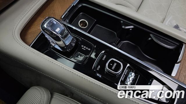 Volvo XC90 (II) T8 Excellence Hybrid 2017 — фото 9