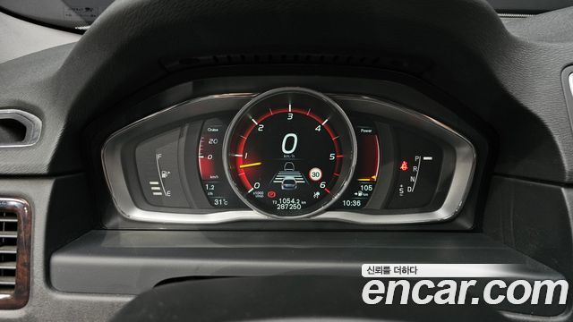 Volvo XC70 D5 3rd 2015 — фото 8
