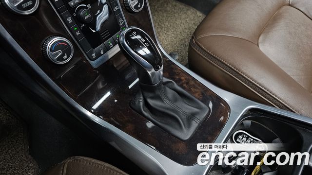 Volvo XC70 D5 3rd 2015 — фото 9