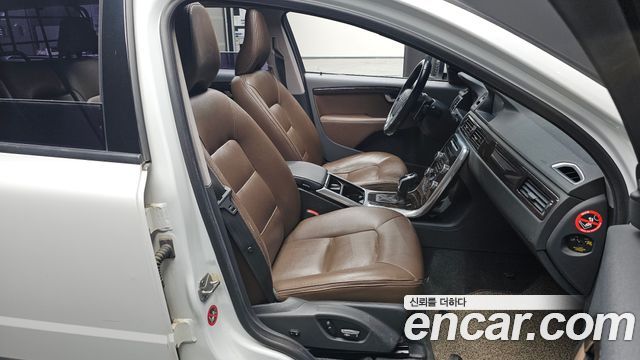 Volvo XC70 D5 3rd 2015 — фото 10