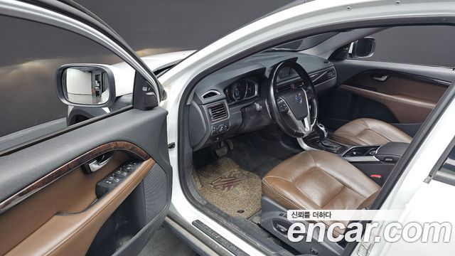 Volvo XC70 D5 3rd 2015 — фото 12