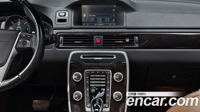 Volvo XC70 D5 3rd 2015 — фото 14