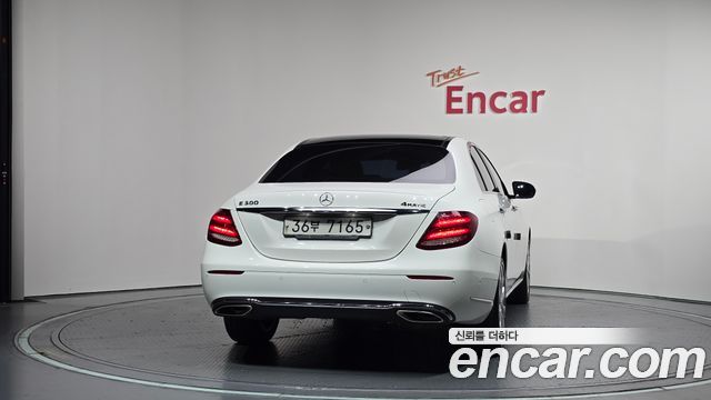 Mercedes-Benz E-Class (W213) E300 4MATIC Exclusive 2019 — фото 4