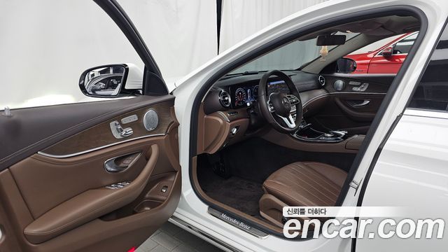 Mercedes-Benz E-Class (W213) E300 4MATIC Exclusive 2019 — фото 10